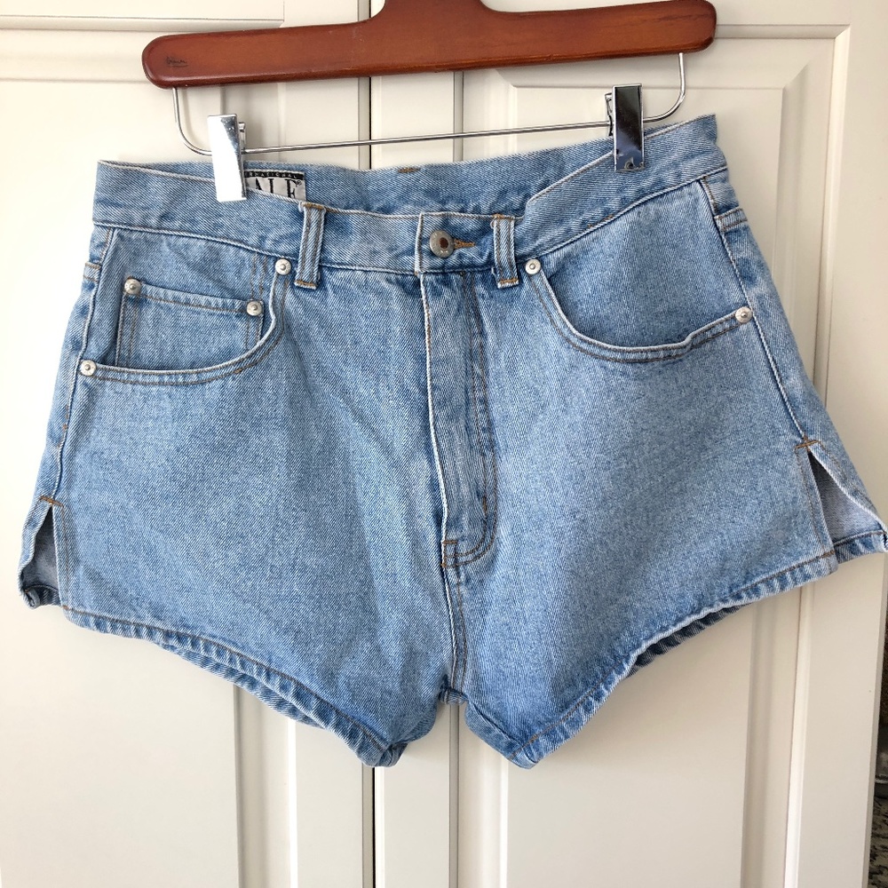 International Male shorty shorts size 31